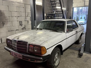 Авто Mercedes E Серия 1979 № 8734128
