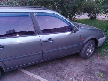 Авто Volkswagen Passat Sedan 1994 № 8734744