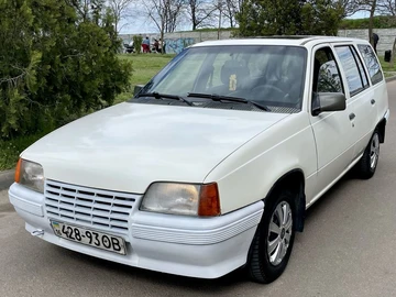 Авто Opel Kadett 1985 № 8734748