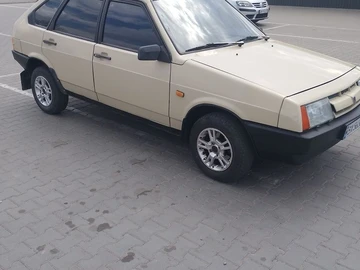 Авто ВАЗ 2109 1989 № 8735029