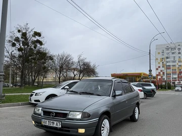Авто Opel Astra 1993 № 8735424