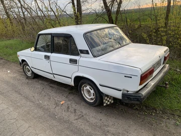 Авто ВАЗ 2107 1996 № 8736900