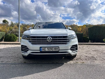 Авто Volkswagen Touareg 2018 № 8737302