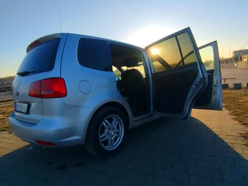 Авто Volkswagen Touran 2013 № 8737760