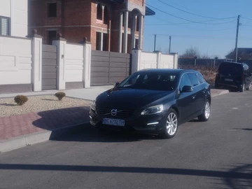 Авто Volvo V60 2014 № 8737891