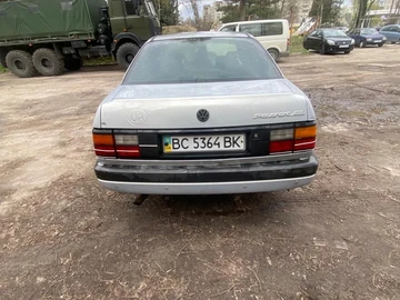 Авто Volkswagen Passat Sedan 1992 № 8738517