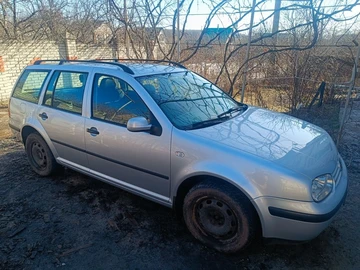 Авто Volkswagen Golf 2000 № 8739937
