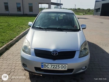 Авто Toyota Corolla Verso 2003 № 8740052