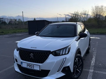 Авто Peugeot 2008 2020 № 8740063