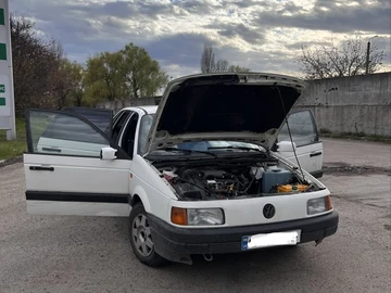 Авто Volkswagen Passat Sedan 1991 № 8740193