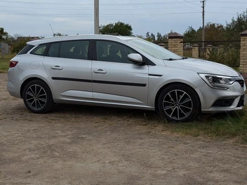 Авто Renault 4 2018 № 8740410