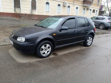 Авто Volkswagen Golf 2000 № 8740470