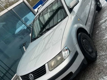 Авто Volkswagen Passat Variant 1999 № 8741146