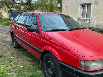 Авто Volkswagen Passat Sedan 1990 № 8742024