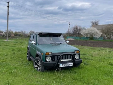 Авто ВАЗ 2121 1992 № 8742189
