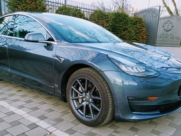 Авто Tesla Model 3 2019 № 8742300