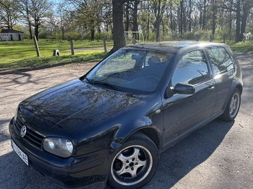 Авто Volkswagen Golf 1999 № 8742791
