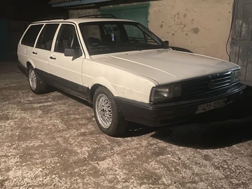 Авто Volkswagen Passat Variant 1988 № 8742889