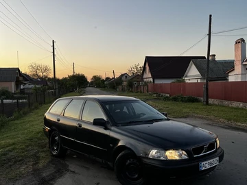 Авто Volvo V40 Kombi 2001 № 8742923