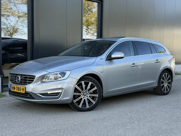 Авто Volvo V60 2015 № 8742935
