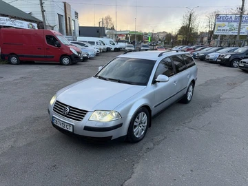 Авто Volkswagen Passat Variant 2005 № 8743065