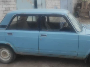Авто ВАЗ 2107 1992 № 8743941