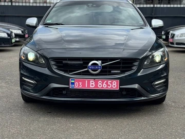 Авто Volvo V60 2015 № 8744039