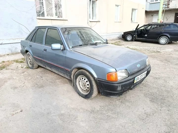 Авто Ford Escort 1988 № 8744054