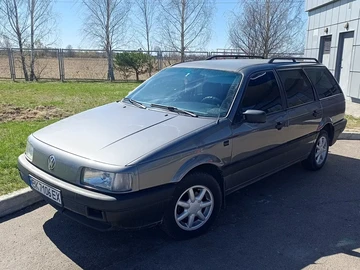 Авто Volkswagen Passat Variant 1989 № 8744252