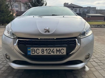 Авто Peugeot 208 2012 № 8744473