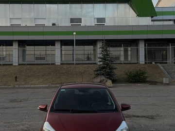 Авто Toyota Yaris 2011 № 8744767