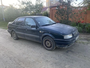 Авто Volkswagen Passat Sedan 1990 № 8744934