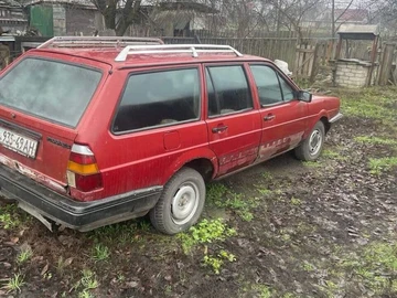 Авто Volkswagen Passat Hatchback 1986 № 8745110