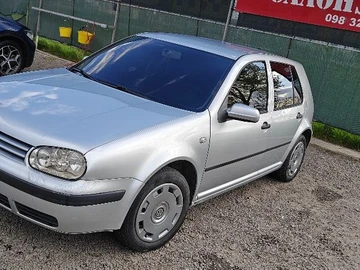 Авто Volkswagen Golf 2000 № 8745241