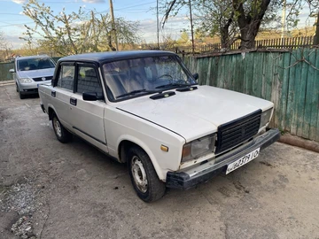 Авто ВАЗ 2107 1990 № 8745447