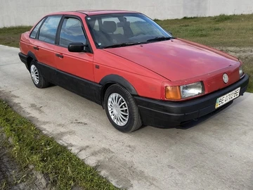 Авто Volkswagen Passat Sedan 1990 № 8745464