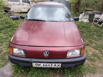 Авто Volkswagen Passat Variant 1989 № 8745641