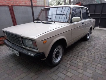 Авто ВАЗ 2107 1995 № 8745842
