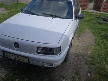 Авто Volkswagen Passat Sedan 1988 № 8746056