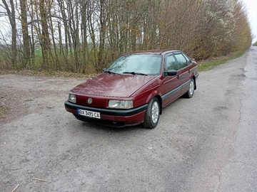Авто Volkswagen Passat Sedan 1988 № 8746301