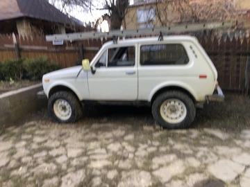 Авто ВАЗ 2121 1992 № 8746739