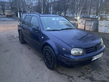 Авто Volkswagen Golf 2000 № 8746744