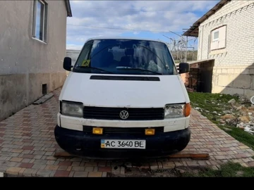 Авто Volkswagen Transporter 2000 № 8746920