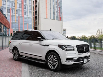 Авто Lincoln Navigator 2019 № 8747659