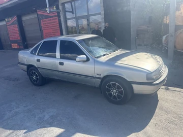 Авто Opel Vectra 1990 № 8748019
