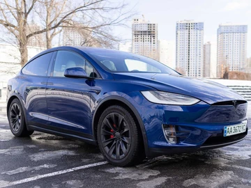 Авто Tesla Model X 2019 № 8748201