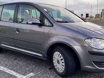 Авто Volkswagen Touran 2010 № 8748256