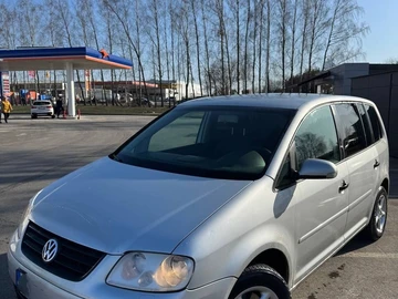 Авто Volkswagen Touran 2005 № 8748985