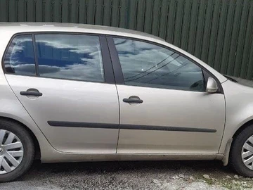 Авто Volkswagen Golf 2004 № 8749072