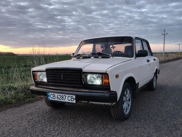 Авто ВАЗ 2107 1994 № 8749374